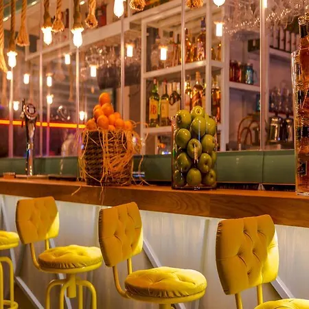 Honeymoon 酒店 马尔马里斯