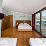 Hotel Honeymoon 3*