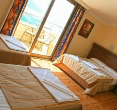 Honeymoon マルマリス