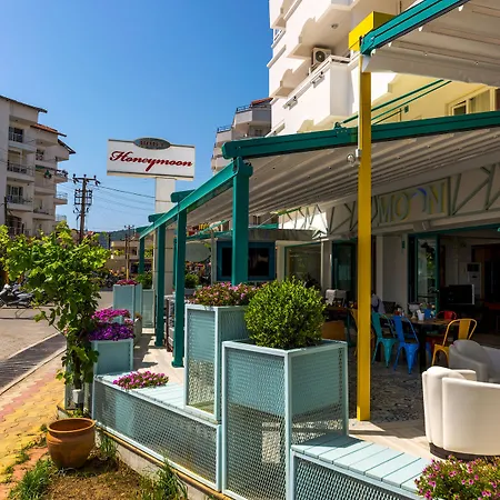 Honeymoon ホテル マルマリス